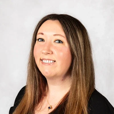 Chiropractic Tigard OR Jenna Gilmore Team A headshot photo of billing assistant Jenna Gilmore of Rhodes Chiropractic